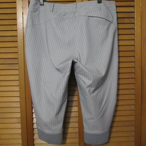 Cutter & Buck Annika capris great for golf, light gray & white like new size 12 - Picture 11 of 12